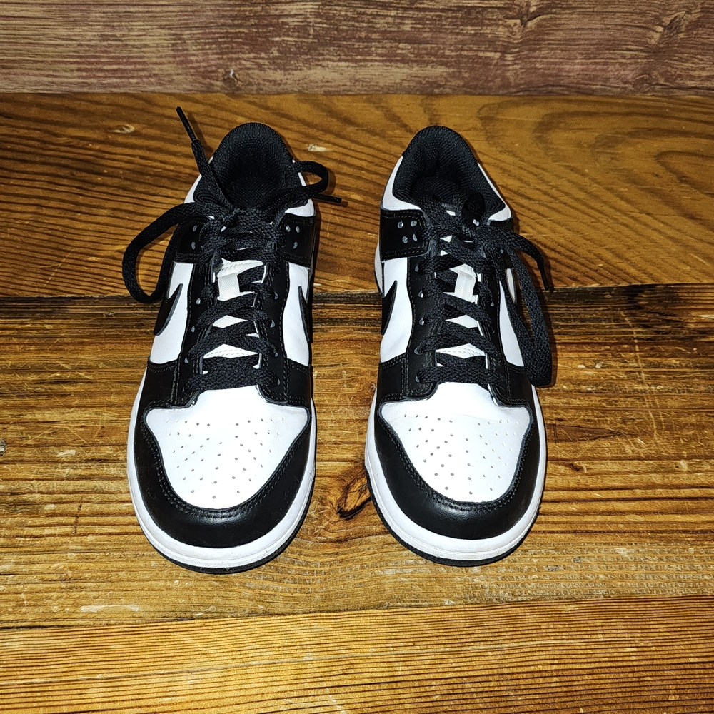 Nike Panda Dunks *EUC* - Picture 3 of 6